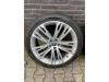 Wheel + winter tyre from a Audi A7 Sportback (4KA) 3.0 V6 24V 55 TFSI Mild Hybrid Quattro 2018