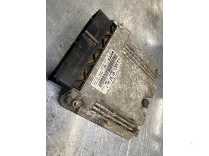 Used Engine management computer Audi A8 (D3) 4.0 TDI V8 32V Lang Quattro Price € 100,00 Margin scheme offered by Poolman autodemontage