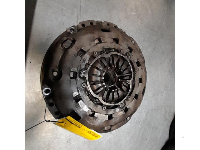 Gebrauchte Schwungrad Landrover Freelander II 2.2 td4 16V Preis € 50,00 Margenregelung angeboten von Poolman autodemontage