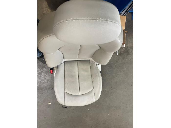 Seat, left from a Mercedes-Benz CLK (W209) 1.8 200 K 16V 2008
