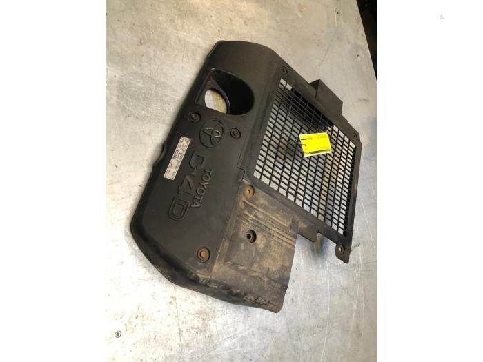 Used Engine cover Toyota Land Cruiser (J12) 3.0 D-4D 16V Price € 40,00 Margin scheme offered by Poolman autodemontage