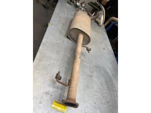 Used Exhaust middle silencer Toyota Land Cruiser (J12) 3.0 D-4D 16V Price € 75,00 Margin scheme offered by Poolman autodemontage