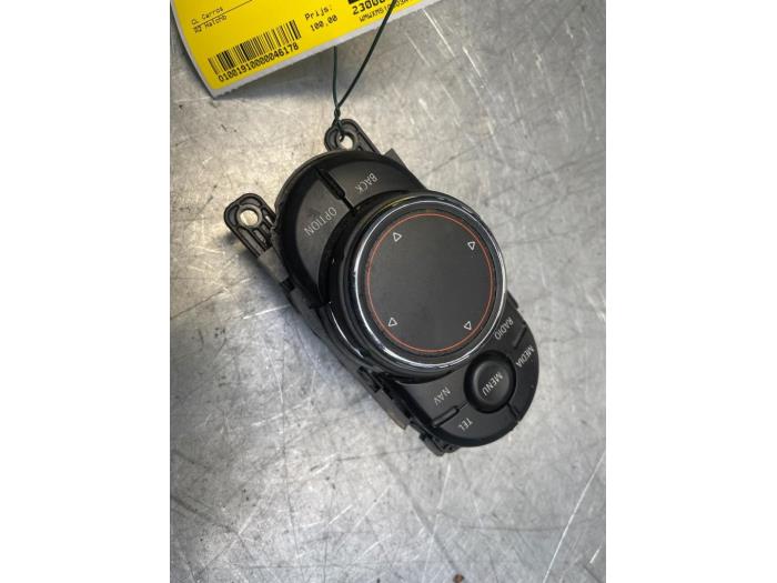 Usados Interruptor MMI Mini Mini (F56) 1.5 12V Cooper Precio € 100,00 Norma de margen ofrecido por Poolman autodemontage