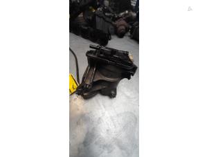 Used Fuel filter housing Peugeot Expert (G9) 2.0 HDiF 16V 130 Price € 40,00 Margin scheme offered by Poolman autodemontage