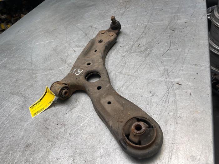 Front wishbone, right from a Kia Carens IV (RP) 1.7 CRDi 16V 2014