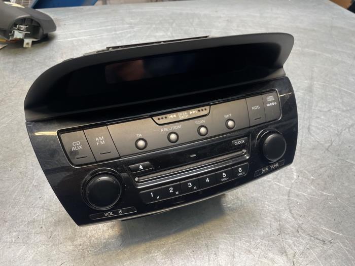Używane Radio Honda FR-V (BE) 1.7 16V Cena € 75,00 Procedura marży oferowane przez Poolman autodemontage