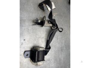 Used Rear seatbelt, left Honda FR-V (BE) 1.7 16V Price € 30,00 Margin scheme offered by Poolman autodemontage