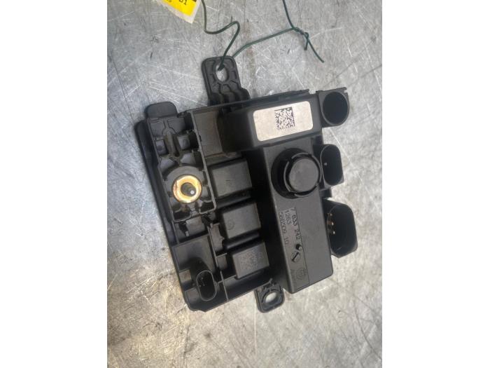 Voltage regulator from a BMW 4 serie Gran Coupe (F36) 420i 2.0 Turbo 16V 2014