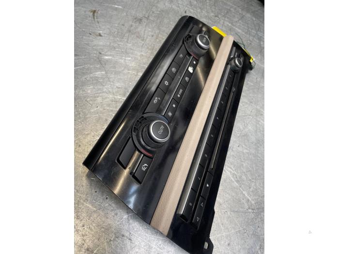 Panel de control de calefacción de un BMW 5 serie (F10) 535i 24V TwinPower Turbo 2012