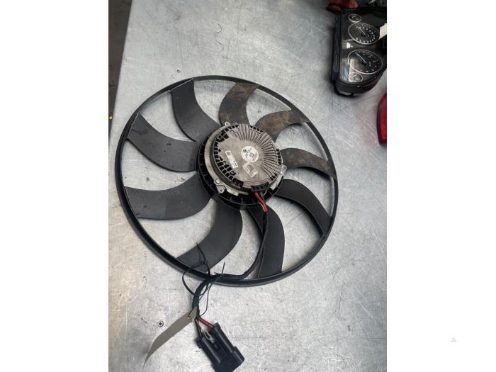 Używane Wentylator BMW 5 serie (F10) 530i 24V TwinPower Turbo Cena € 100,00 Procedura marży oferowane przez Poolman autodemontage