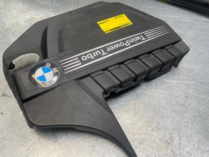 Engine cover from a BMW 5 serie (F10) 535i 24V TwinPower Turbo 2012
