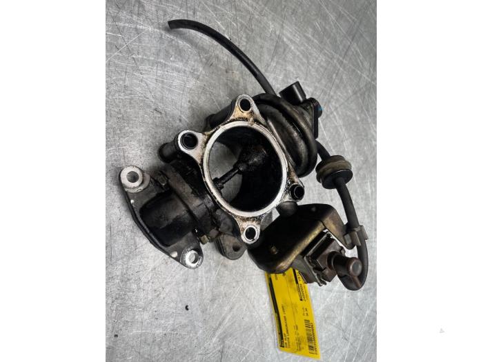 EGR valve from a Toyota Land Cruiser (J12) 3.0 D-4D 16V 2006