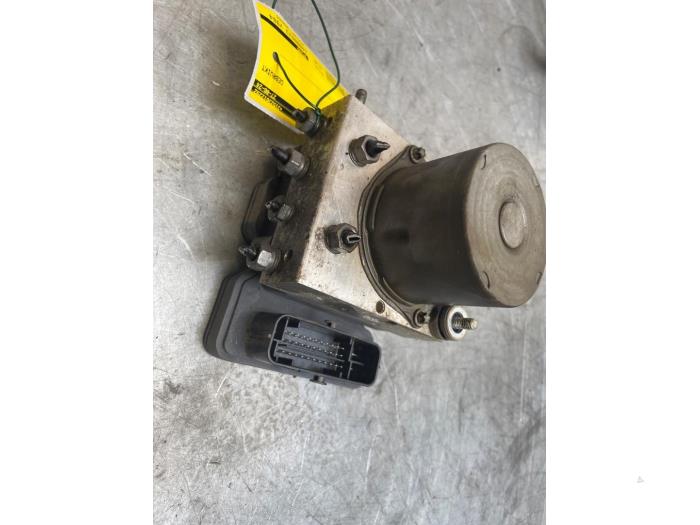 Używane Pompa ABS Peugeot Boxer (U9) 2.2 HDi 150 Cena € 60,50 Z VAT oferowane przez Poolman autodemontage