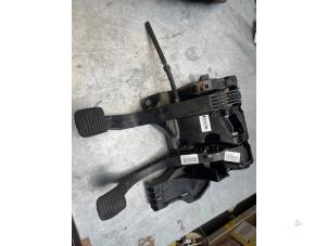 Usagé Pédale embrayage Peugeot Boxer (U9) 2.2 HDi 150 Prix € 60,50 Prix TTC proposé par Poolman autodemontage