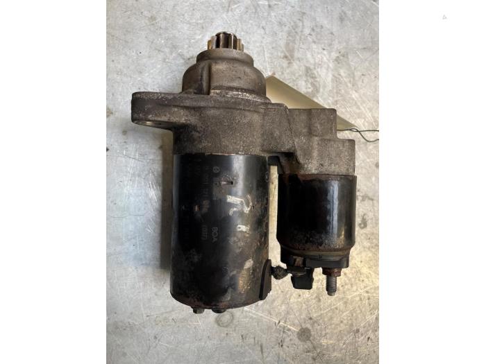 Begagnade Startmotor Volkswagen Golf IV (1J1) 1.6 FSI 16V Pris € 30,00 Marginaltabell erbjuds av Poolman autodemontage
