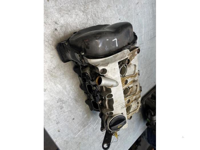 Begagnade Topplock Audi A6 (C6) 2.4 V6 24V Pris € 100,00 Marginaltabell erbjuds av Poolman autodemontage