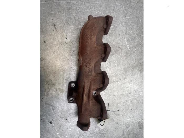 Exhaust manifold from a BMW 5 serie (F10) 520d 16V 2012
