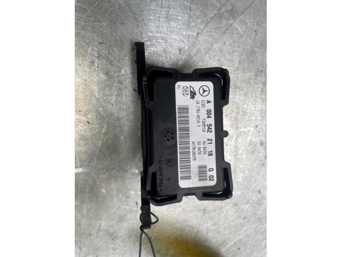 Begagnade Esp Duo-sensor Mercedes S (W221) 3.5 S-350 24V Pris € 40,00 Marginaltabell erbjuds av Poolman autodemontage