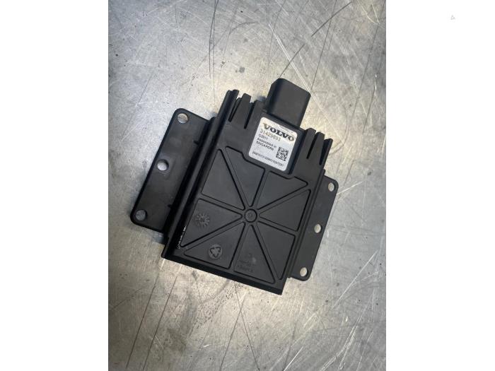 Używane Czujnik Side Assist Volvo V60 I (FW/GW) 2.0 D2 Geartronic 16V Cena € 75,00 Procedura marży oferowane przez Poolman autodemontage