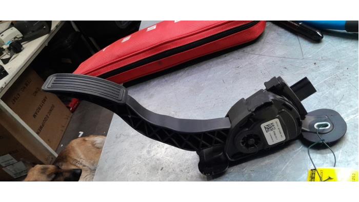 Begagnade Gaspedalsensor Tesla Model X 100X Pris € 30,00 Marginaltabell erbjuds av Poolman autodemontage