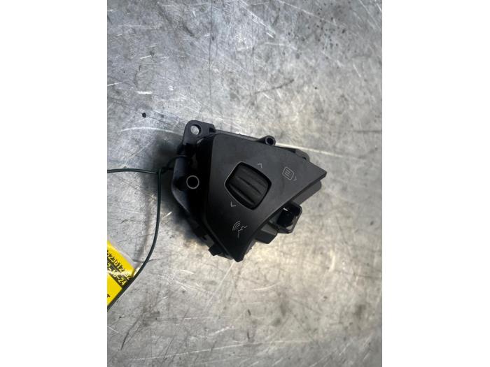 Schalter (sonstige) van een Tesla Model X 100X 2018