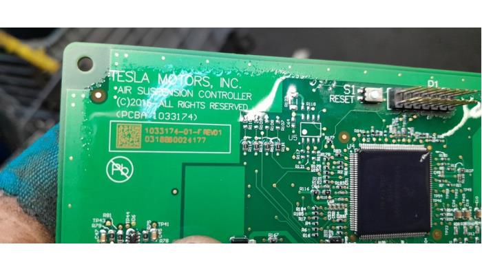 Body control computer Tesla Model X 100X - 105835803G