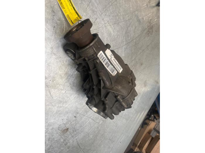Begagnade Främre differential Jeep Grand Cherokee (WK/WK2) 3.0 CRD V6 24V Pris € 250,00 Marginaltabell erbjuds av Poolman autodemontage