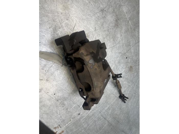 Gebrauchte Bremszange rechts vorne Jeep Grand Cherokee (WK/WK2) 3.0 CRD V6 24V Preis € 30,00 Margenregelung angeboten von Poolman autodemontage