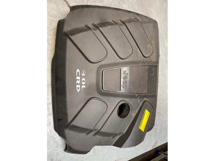 Used Engine cover Jeep Grand Cherokee (WK/WK2) 3.0 CRD V6 24V Price € 40,00 Margin scheme offered by Poolman autodemontage