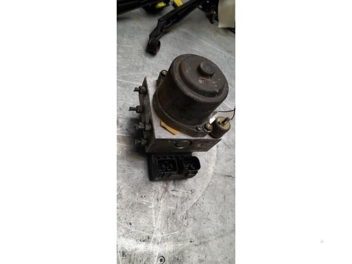 Gebrauchte ABS Pumpe Toyota Land Cruiser 90 (J9) 3.0 TD Preis € 60,00 Margenregelung angeboten von Poolman autodemontage