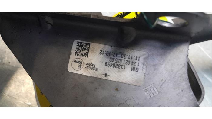 Begagnade Extra vattenpump Opel Insignia 1.4 Turbo 16V Ecotec Pris € 20,00 Marginaltabell erbjuds av Poolman autodemontage