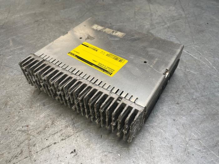 Begagnade Radioförstärkare Mercedes E (W211) 5.0 E-500 V8 24V Pris € 75,00 Marginaltabell erbjuds av Poolman autodemontage