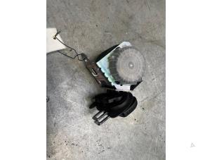 Used Rear seatbelt, centre Volkswagen Sharan (7N) 1.4 TSI 16V Price € 50,00 Margin scheme offered by Poolman autodemontage