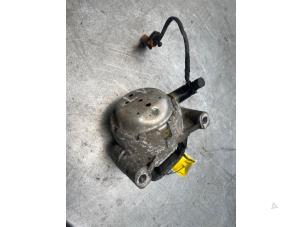 Support moteur d'un Audi A8 (D4) 3.0 TDI V6 24V Quattro 2012
