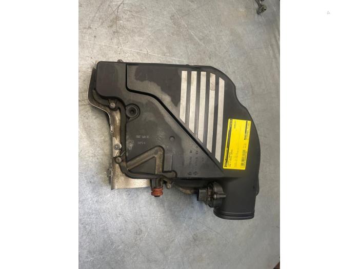 Gebrauchte Luftfiltergehäuse BMW 7 serie (F01/02/03/04) 750i,Li,LiS V8 32V Preis € 40,00 Margenregelung angeboten von Poolman autodemontage