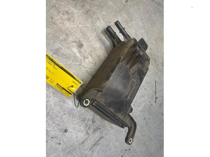 Gebrauchte Kohlenstofffilter BMW 7 serie (F01/02/03/04) 750i,Li,LiS V8 32V Preis € 30,00 Margenregelung angeboten von Poolman autodemontage