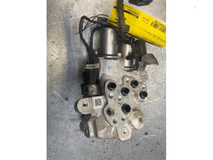 Gebrauchte Ventilblock hydraulisch BMW 7 serie (F01/02/03/04) 750i,Li,LiS V8 32V Preis € 75,00 Margenregelung angeboten von Poolman autodemontage
