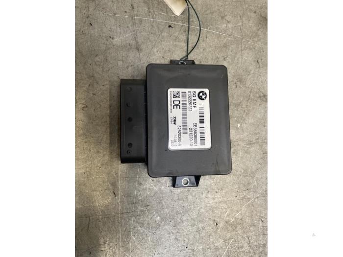 Używane Modul hamulca postojowego BMW 5 serie (F10) 535i 24V TwinPower Turbo Cena € 30,00 Procedura marży oferowane przez Poolman autodemontage