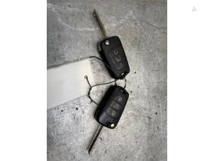 Usagé Clé Kia Sorento II (XM) 2.2 CRDi 16V VGT 4x2 Prix € 40,00 Règlement à la marge proposé par Poolman autodemontage