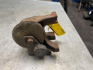 Engine mount from a Kia Sorento II (XM) 2.2 CRDi 16V VGT 4x2 2009