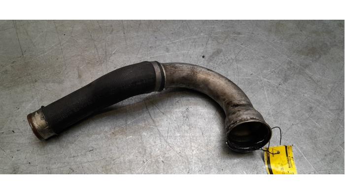 Gebrauchte Intercooler Rohr Volkswagen Transporter T5 2.5 TDi Preis € 30,00 Margenregelung angeboten von Poolman autodemontage