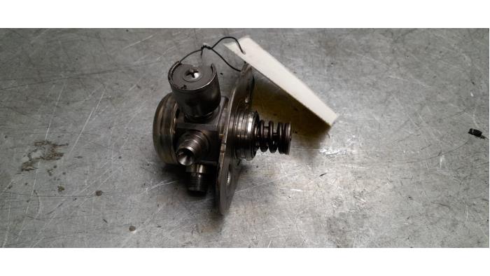 Begagnade Högtryckspump BMW 7 serie (F01/02/03/04) 750i,Li,LiS V8 32V Pris € 50,00 Marginaltabell erbjuds av Poolman autodemontage