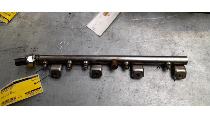 Begagnade Bränsletryckssensor BMW 7 serie (F01/02/03/04) 750i,Li,LiS V8 32V Pris € 49,00 Marginaltabell erbjuds av Poolman autodemontage