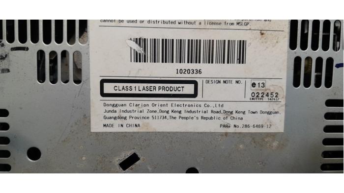 Lecteur CD d'un Nissan Navara (D40) 2.5 dCi 16V 4x4 2008