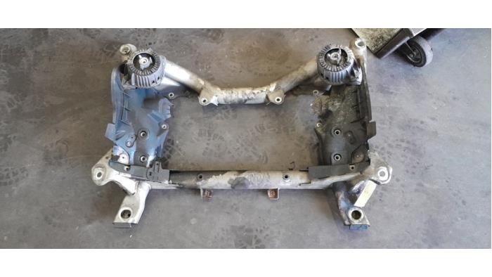 Used Subframe Mercedes CLS (C218) 350 CDI BlueEfficiency 3.0 V6 24V Price € 49,00 Margin scheme offered by Poolman autodemontage