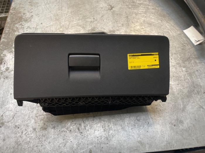 Begagnade Handskfack BMW 5 serie Gran Turismo (F07) 535i 24V TwinPower Turbo Pris € 30,00 Marginaltabell erbjuds av Poolman autodemontage