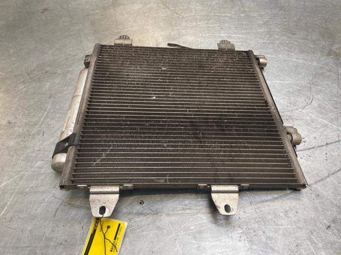 Begagnade Kondensor, luftkonditionering Toyota Aygo (B10) 1.0 12V VVT-i LPG Pris € 30,00 Marginaltabell erbjuds av Poolman autodemontage
