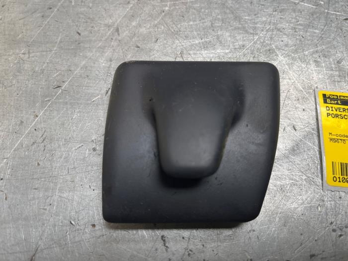 Usagé Divers Porsche 911 (996) 3.6 Turbo 4 24V Prix € 20,00 Règlement à la marge proposé par Poolman autodemontage