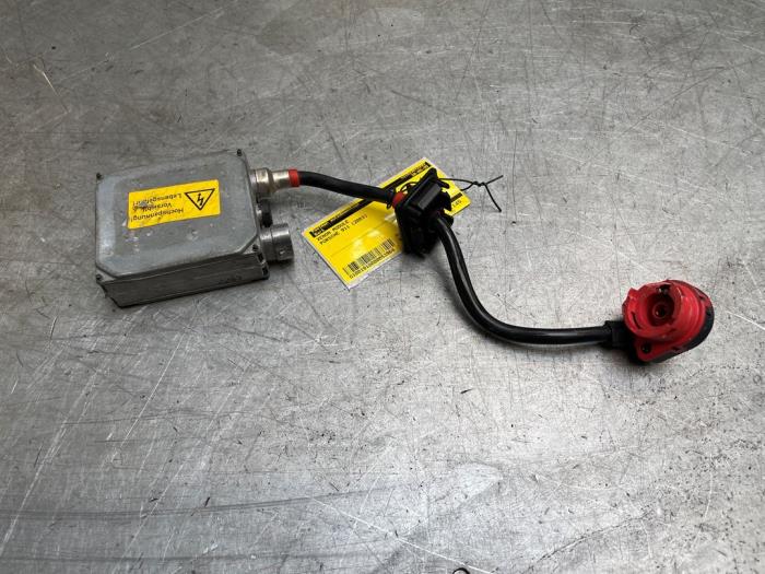Używane Modul ksenonowy Porsche 911 (996) 3.6 Turbo 4 24V Cena € 40,00 Procedura marży oferowane przez Poolman autodemontage