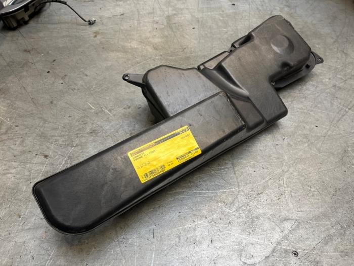 Begagnade Bashögtalare Porsche 911 (996) 3.6 Turbo 4 24V Pris € 50,00 Marginaltabell erbjuds av Poolman autodemontage